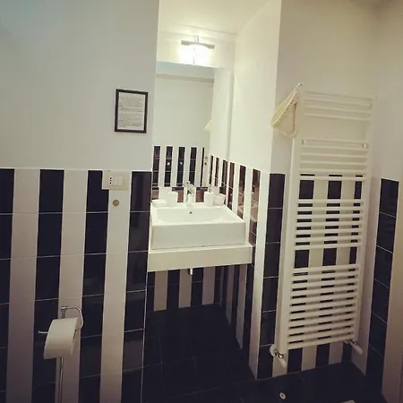 211 Underground Vendégház 4*